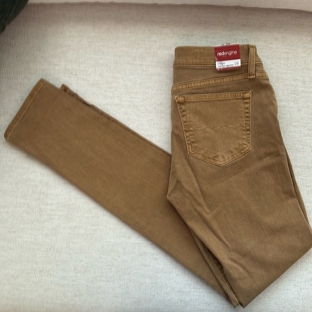 REDENGINE Jeans. Wildfire Mid-Rise Cigarette. Faded Amber Wash. Size 28. NWT.